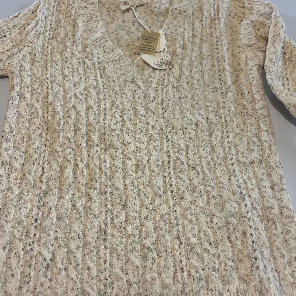 Hem & thread ivory marled knit v-neck cable knit sweater S
